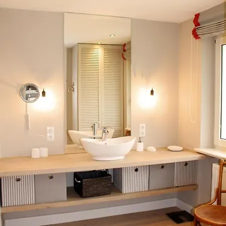 Herrliche In Idyllischer Landschaft מורסום